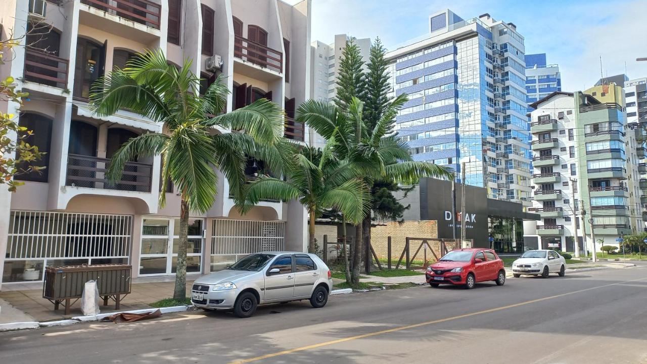 Cozinha Equipada Em Apartamento Para Alugar Em Torres Rs Extérieur photo