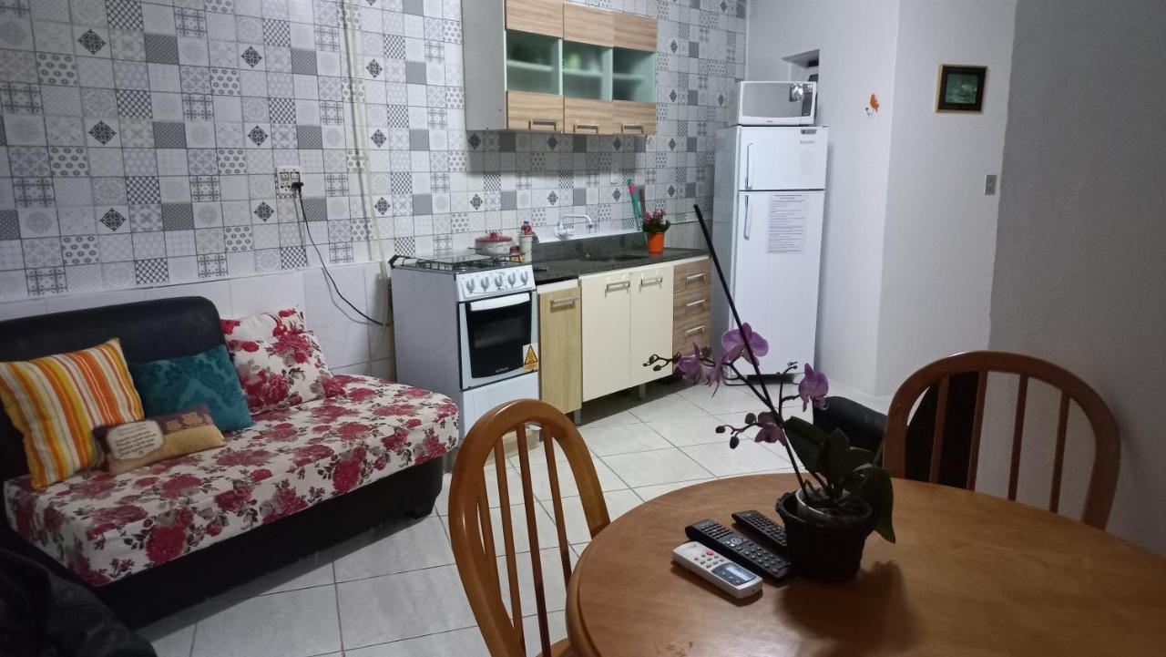 Cozinha Equipada Em Apartamento Para Alugar Em Torres Rs Extérieur photo